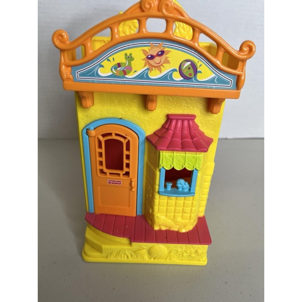 2004 Fisher Price Loving Family Sweet Streets Swimming Pool Beach House Playset